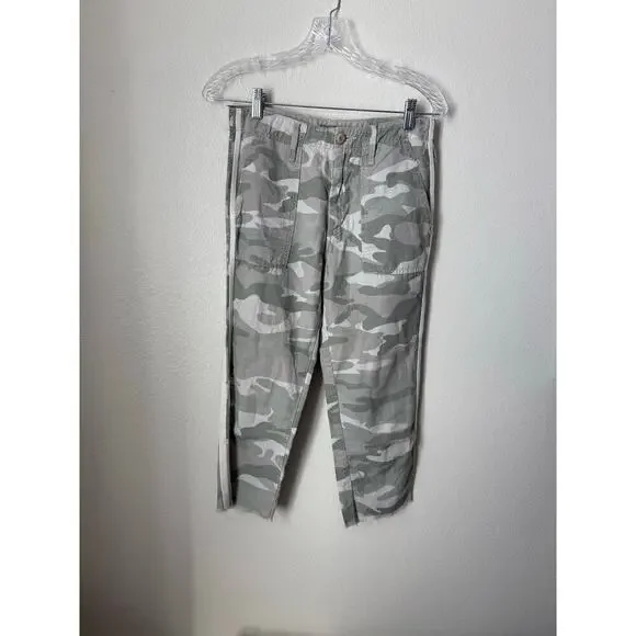 Mother The Shaker Chop Crop Fray Raw Hem Camo Desert Print Pants Size 27
